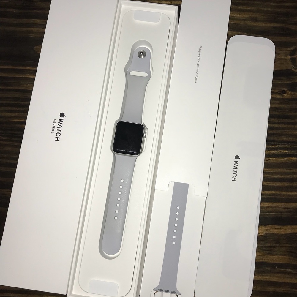 ***SOLD*** Apple Watch Series 3 38mm